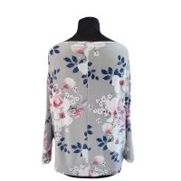 Popielata bluzka z rękawem 3/4 kimono - białe magnolie